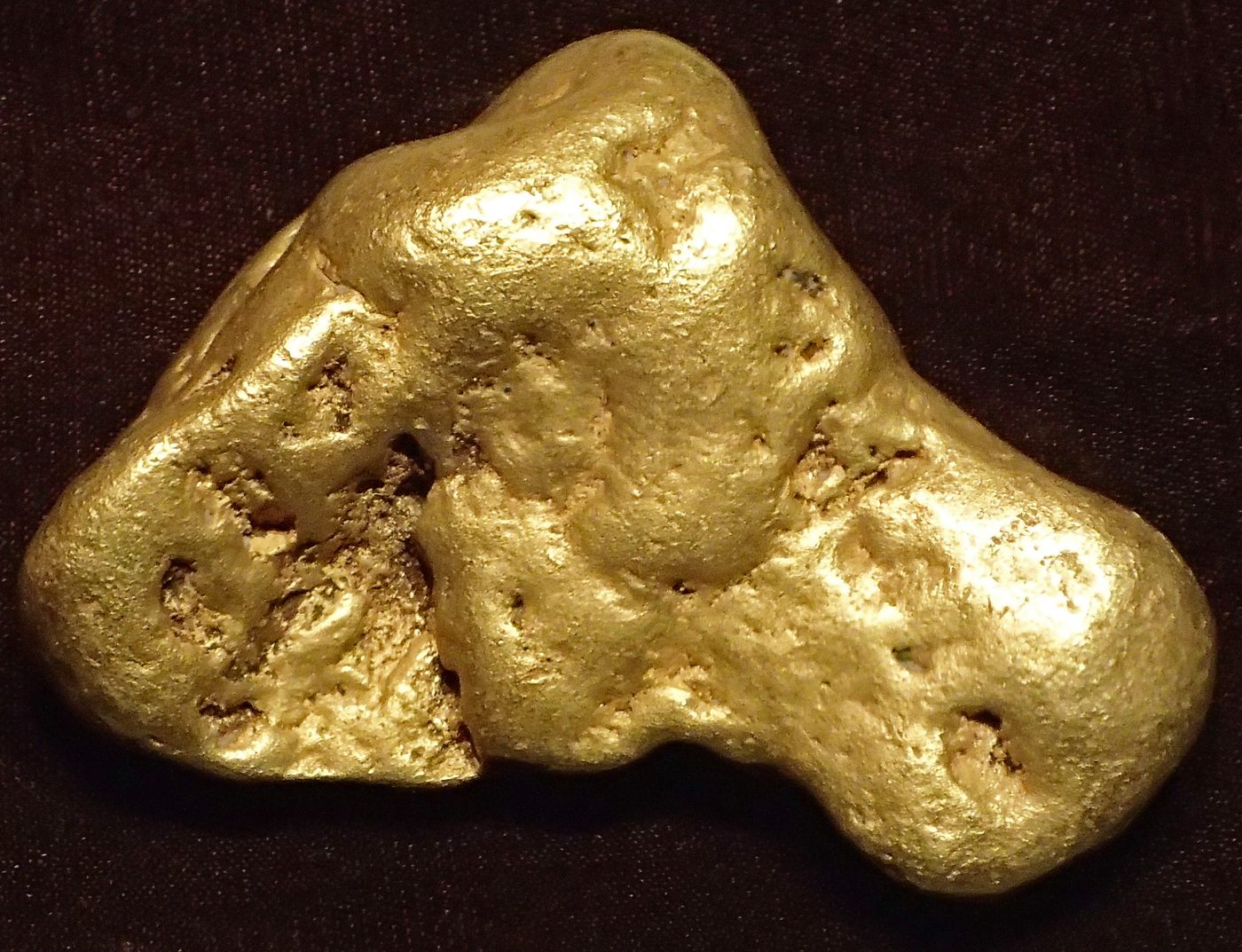 A natural placer gold nugget