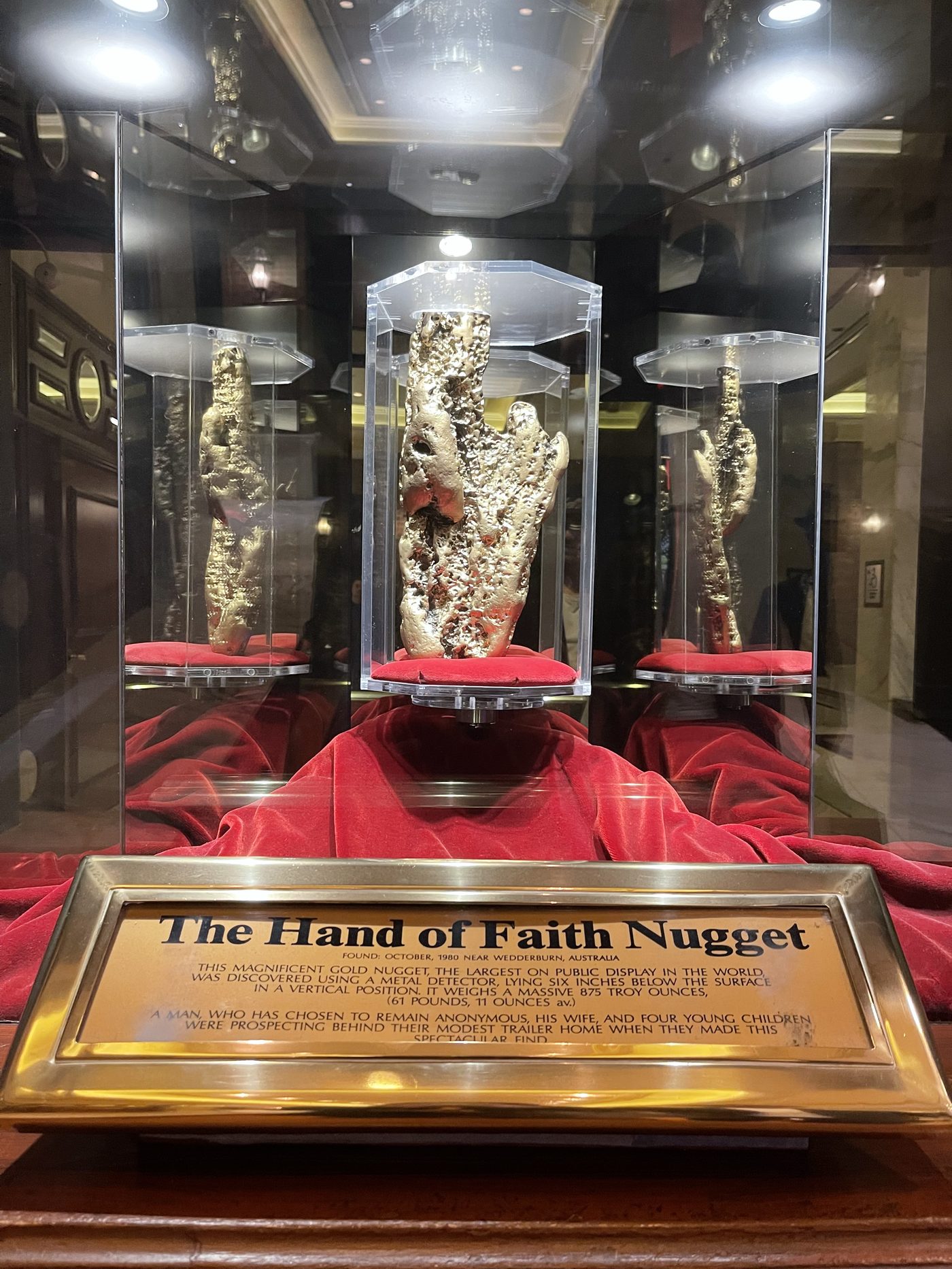 The Hand of Faith gold nugget